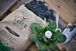 Naturmeister Bio-Dünger Pellet 5kg 6 Naturmeister Bio-Dünger Pellet 5kg -Muhle Gladen Geschaft sack liegend skaliert